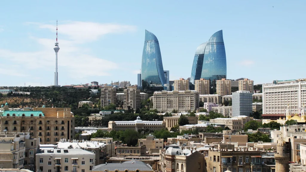 Azerbaiyán mantiene el tipo en el 6,5% pero baja al 5% el suelo de su corredor monetario
