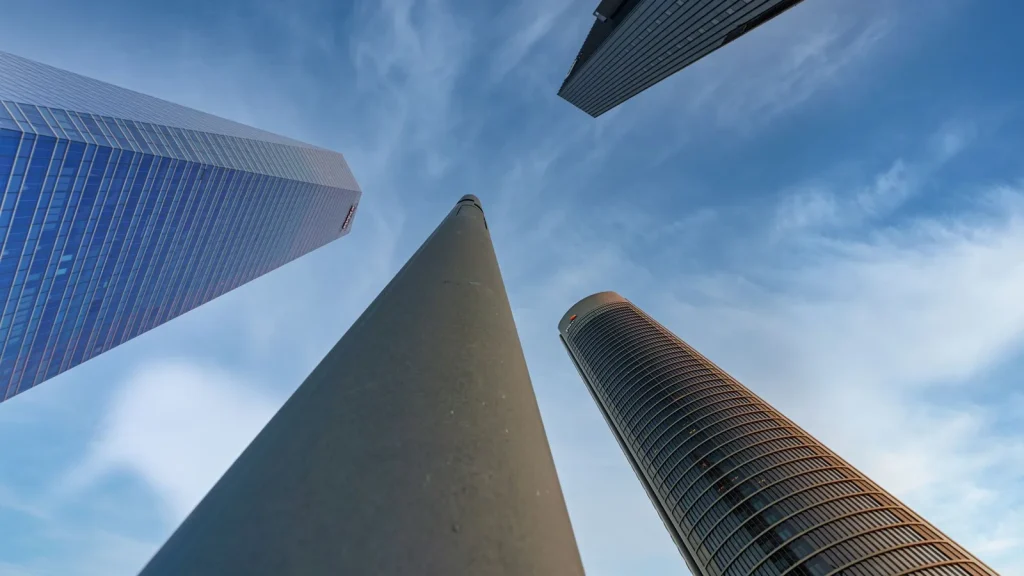 Rascacielos del distrito financiero de Madrid, contexto de la reducción de capital de BBVA