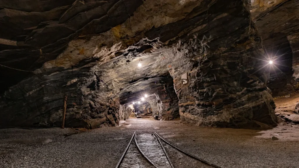 Galería minera subterránea, contexto del proyecto de estaño South Crofty de Cornish Metals