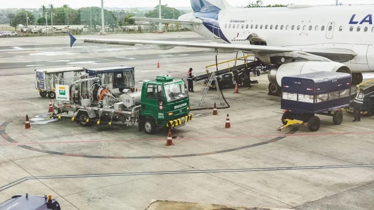 Europa afronta un déficit de combustible de aviación en el cuarto trimestre pese al aumento de importaciones asiáticas