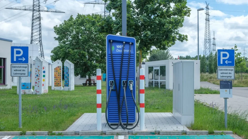Estación pública de recarga para vehículos eléctricos
