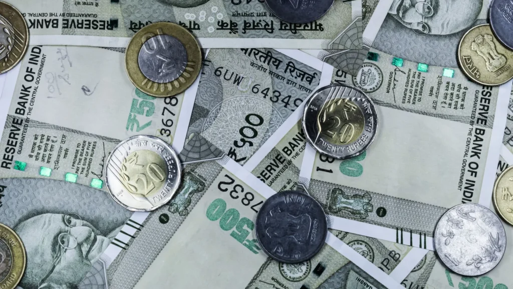 El RBI reduce a la mitad el exceso de liquidez de India para preparar un entorno de tipos más restrictivo