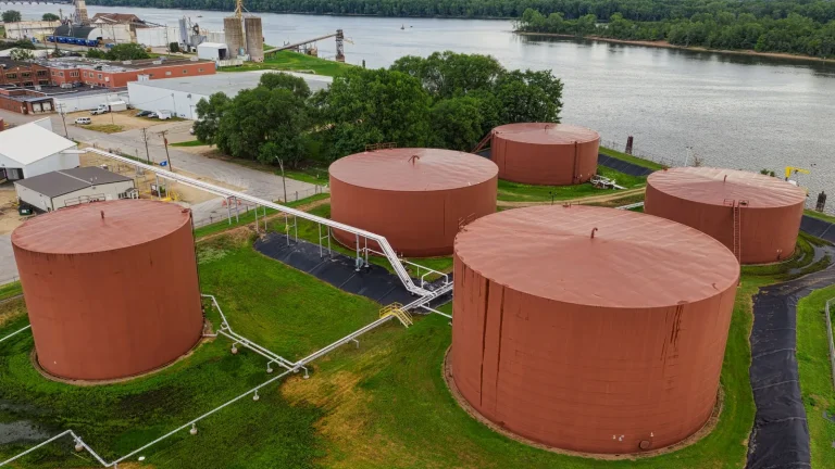 La Reserva Estratégica de Petróleo de EE.UU. cae a 284,6 millones de barriles, mínimo desde 1982