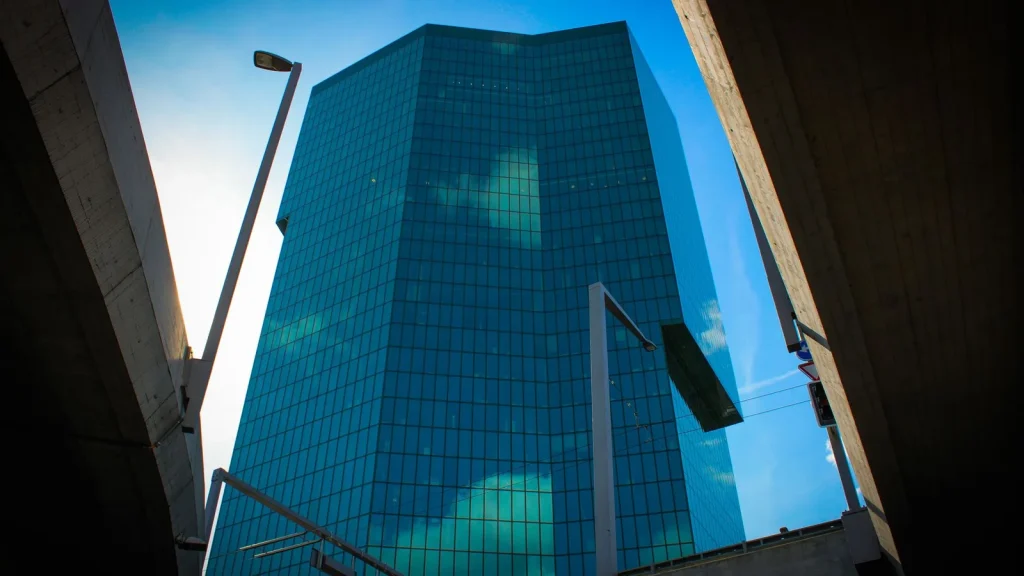 El SNB mantiene los tipos en el 0% y reafirma que puede intervenir en el mercado de divisas